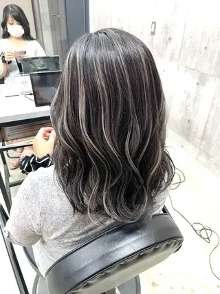 セミロング カラー LUXBE LUCE 那覇小禄イオン店所属・LUXBE LUCE ひなののヘアスタイル