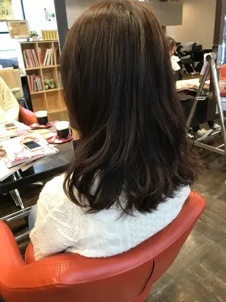 ミディアム カラー デザインカラー🌈 高木リョウのヘアスタイル