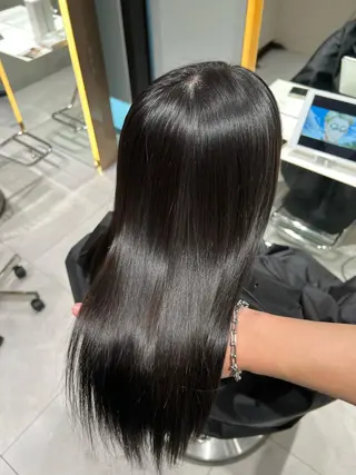 セミロング 福岡縮毛矯正✨️ ストレート 向井和輝のヘアスタイル