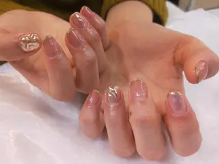 ネイル R'well所属・はばすみれ🎀ﾈｲﾙ 光ﾌｪｲｼｬﾙ ﾍｱのネイルデザイン