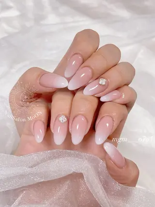 MoON...❤︎ MeGuのネイルデザイン