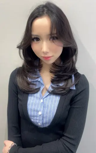 セミロング 髪質改善/艶カラー/ ブリーチ/桃谷翼のヘアスタイル