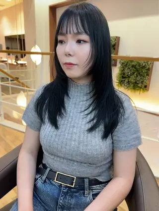 ミディアム カラー レイヤーカット /透明感/千葉怜寿のヘアスタイル