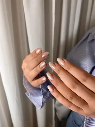 ミディアム ネイル each所属・𝐞𝐚𝐜𝐡 nanami🩰のネイルデザイン