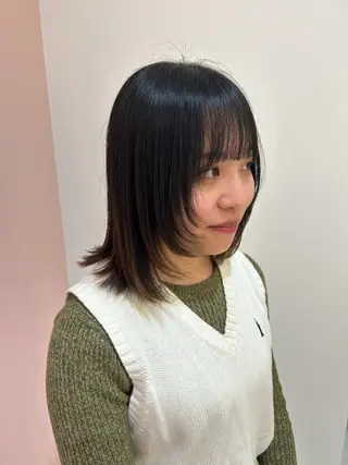 ミディアム Via  京都烏丸所属・ブロンド/ハイトーン /レイヤー/りなのヘアスタイル