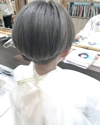 ショート カラー 島袋 ナオユキのヘアスタイル