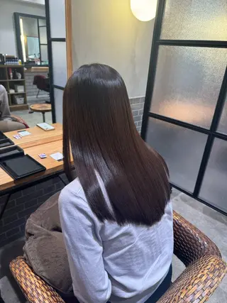 カラー red neo あいりのヘアスタイル