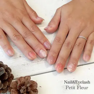 ネイル Petit Fleur所属・青柳 亜梨奈のマツエク・マツパデザイン