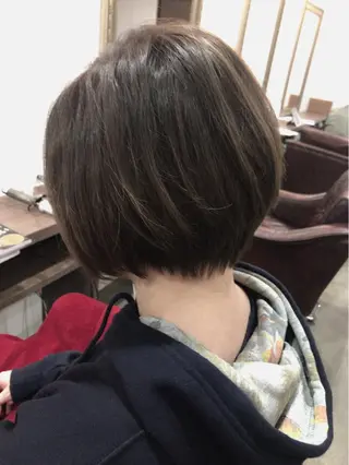ショート カラー レイヤーカット匠 イソザキノリユキのヘアスタイル