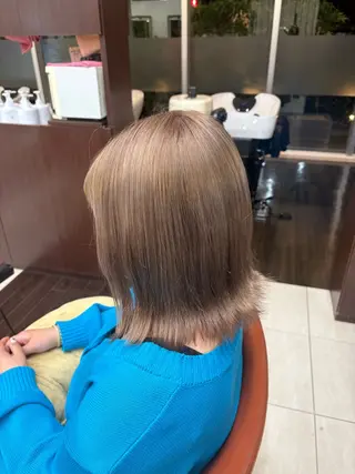 カラー 垢抜けデザイナー/ ハイトーン/朝倉友香のヘアスタイル