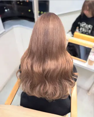 ロング カラー 梅田 ハイトーン shionのヘアスタイル