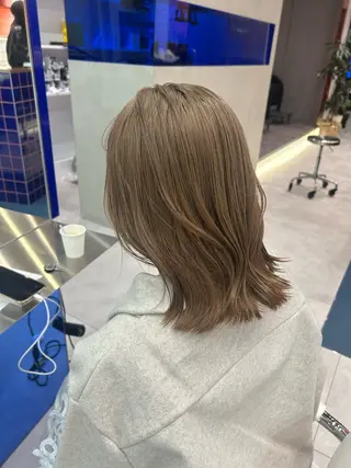 セミロング カラー ミルクティーベージュ /sara💛のヘアスタイル