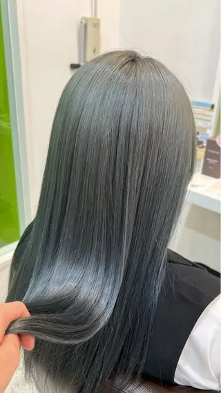 ロング Legohair富田林店所属・前田 瞳のヘアスタイル