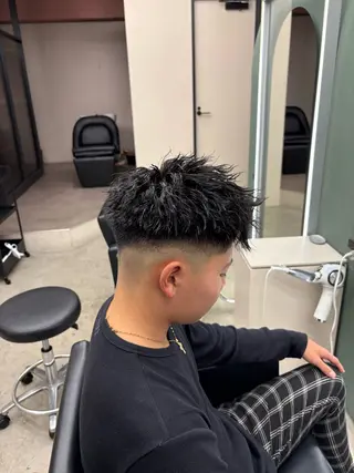 パーマ メンズ RONND   Weg所属・海瑠万／メンズパーマ ／ブリーチ／フェードのヘアスタイル