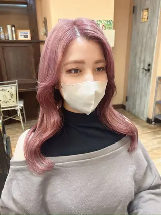 セミロング カラー ブリーチ🩵レイヤー Maho🐻‍❄️のヘアスタイル