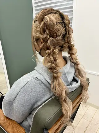 ロング ヘアアレンジ M.arc 【マーキ】のヘアスタイル