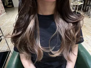 ロング カラー レディース特化 ナチュラル☘︎︎芹七のヘアスタイル