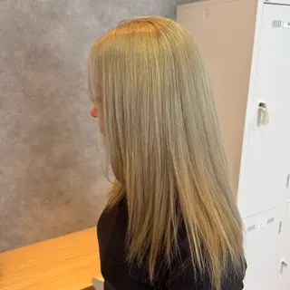 セミロング 千木良 萌々のヘアスタイル