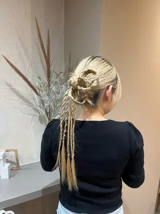 ロング ヘアアレンジ 佐藤 永夏のヘアスタイル