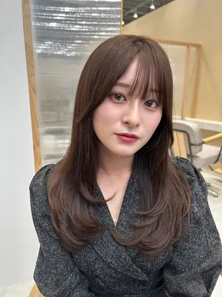 セミロング 韓国レイヤー透明感 カラーヨウスケのヘアスタイル