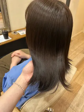 ミディアム カラー 松尾 遥花のヘアスタイル