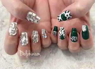 ネイル 岡本 友恵のネイルデザイン