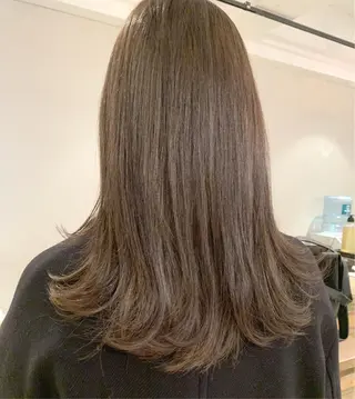 ロング カラー 透明感/オリーブ/ グレージュ/YUKAのヘアスタイル