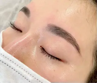 アイブロウ ダイヤモンドアイズ テクニカルサロン所属・小林 美香の眉毛・アイブロウイメージ