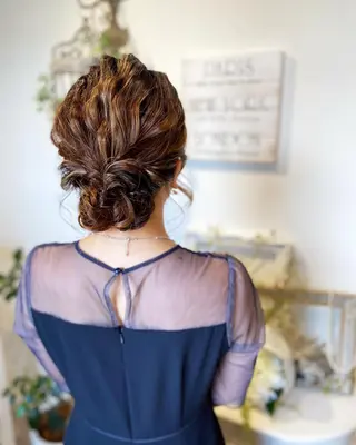 ロング ヘアアレンジ 荒木 ひろかのヘアスタイル