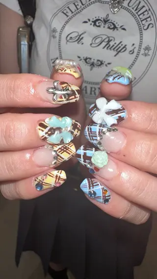 ネイル 👽個性派ネイル🎀 komachiのヘアスタイル