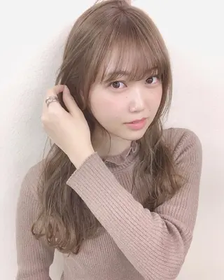 セミロング カラー ヘアアレンジ 外苑前NO.1艶髪 透明感カラーのヘアスタイル