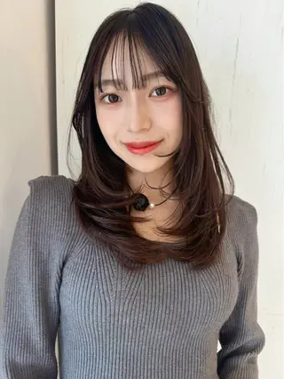 ミディアム カラー レイヤーカット、 大人可愛い　中村美羅のヘアスタイル