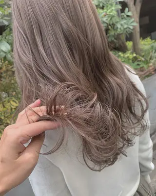ミディアム 艶感透明感カラー🤍 hinaのヘアスタイル