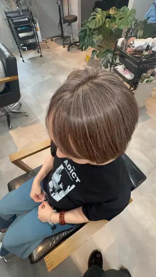 ショート motoトップカラー リスト/ブリーチカラのヘアスタイル