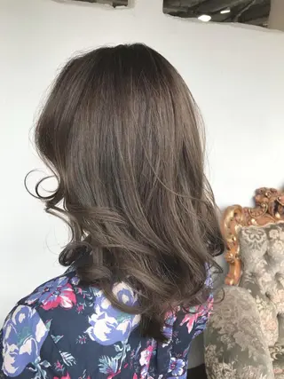 ロング カラー 伊藤 優希のヘアスタイル