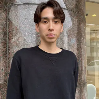 ショート ブリーチなしwカラー メンズパーマ新居見のヘアスタイル