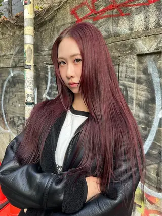 ロング ✴︎TO-MA✴︎ レッドカラー/透明感のヘアスタイル