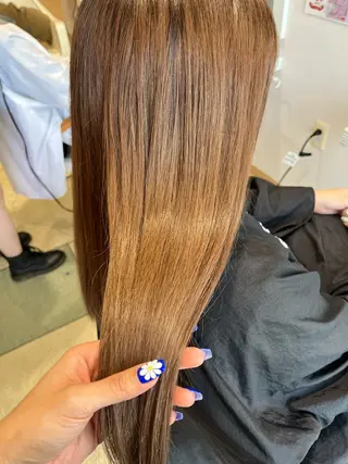 ロング カラー ☘️折戸結菜☘️ ハイトーンカラーのヘアスタイル