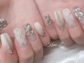 ネイル 芦辺 香奈のネイルデザイン