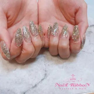 ネイル ネイルリボン 受付スタッフのネイルデザイン