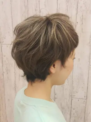 ショート 乕谷 美潮のヘアスタイル