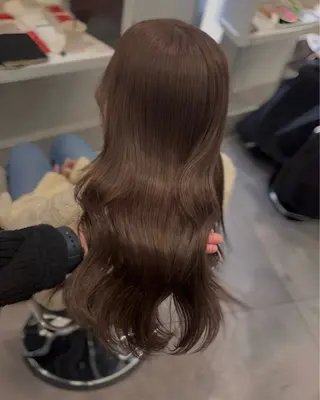 ロング カラー パーマ ブリーチなし/ ベージュ/akiraのヘアスタイル