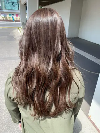 ロング カラー Dali 若松　朋美のヘアスタイル