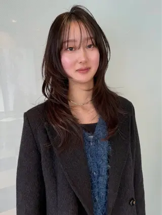 ロング anna 韓国レイヤ ー/ ハッシュカットのヘアスタイル