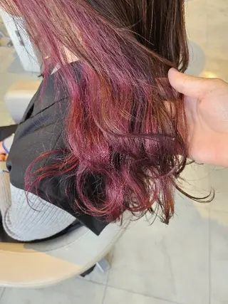 ロング 岡田 奈々のヘアスタイル