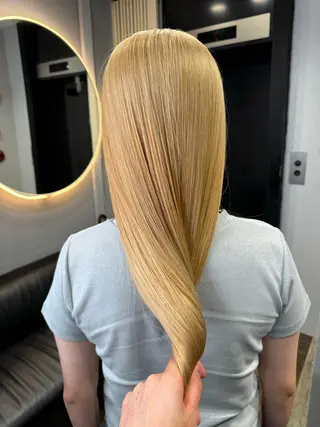 ミディアム カラー dao/ミルクティー /ブラウン/ブロンドのヘアスタイル