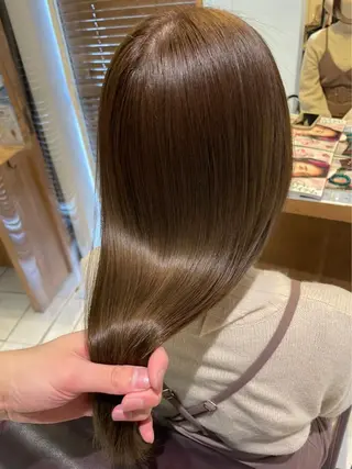 カラー 𝗕𝗼𝗻𝗵𝗲𝘂𝗿西梅田所属・ノンダメージ® 稲垣  いおりのヘアスタイル