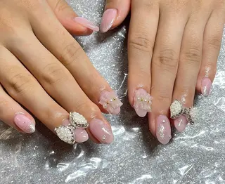 ネイル VIERU 🌈🎀💖のネイルデザイン