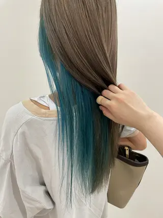 ロング カラー akane .のヘアスタイル