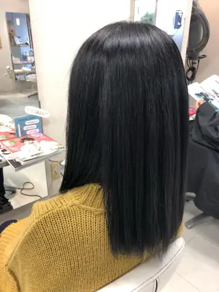 セミロング 阿部 美咲のヘアスタイル